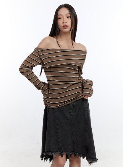 Buttoned Off-Shoulder Stripe Tee CN401