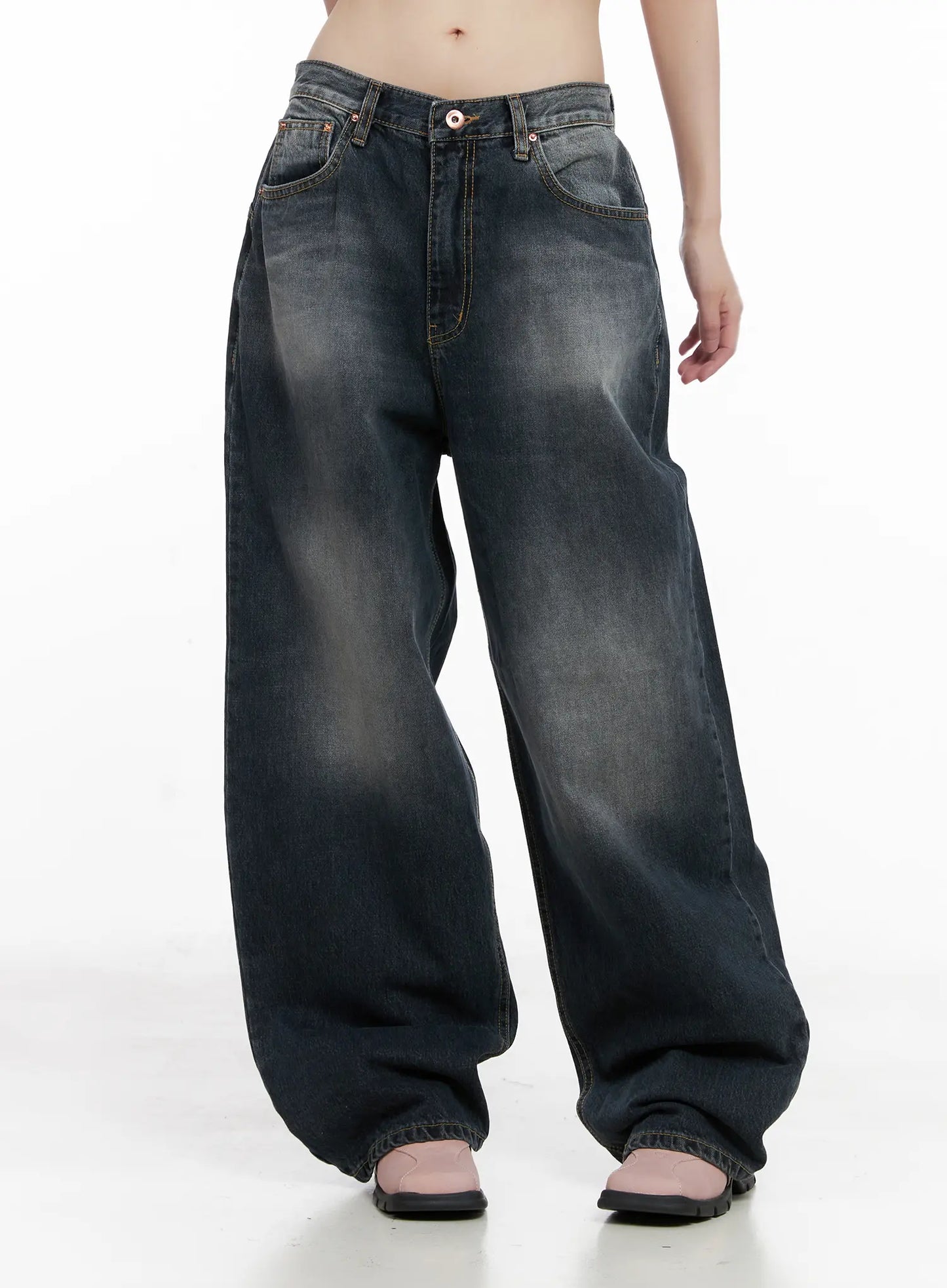 Celi Vintage Wash Wide-Leg Jeans CG515
