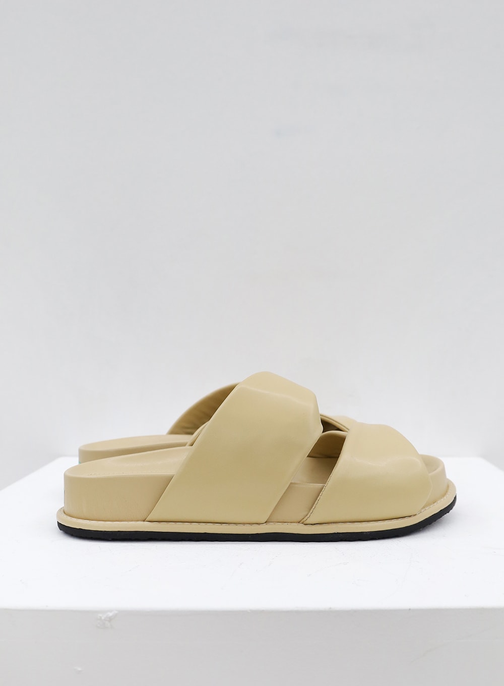Bold Slippers OU28