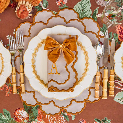 Putty Laurel Dinner & Starter Plates (Set of 8)
