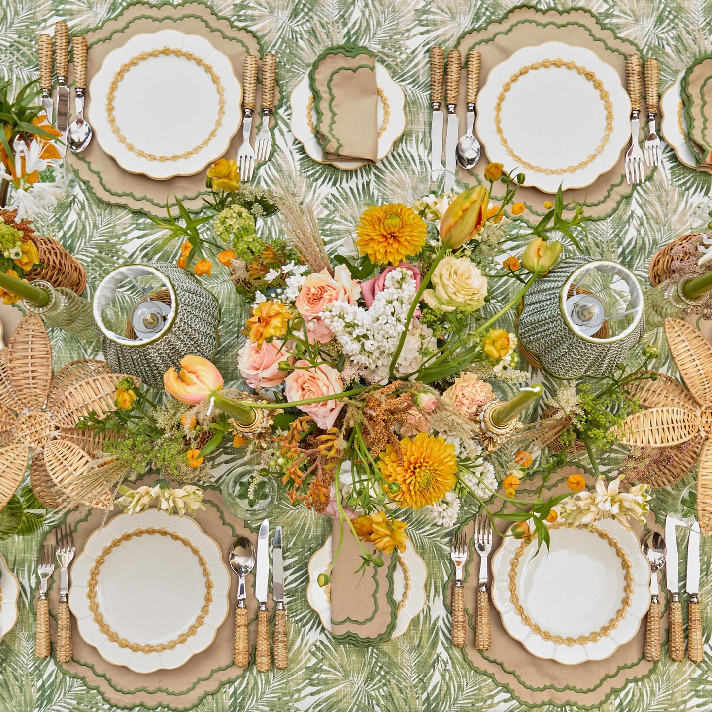Putty Laurel Dinner & Starter Plates (Set of 8)