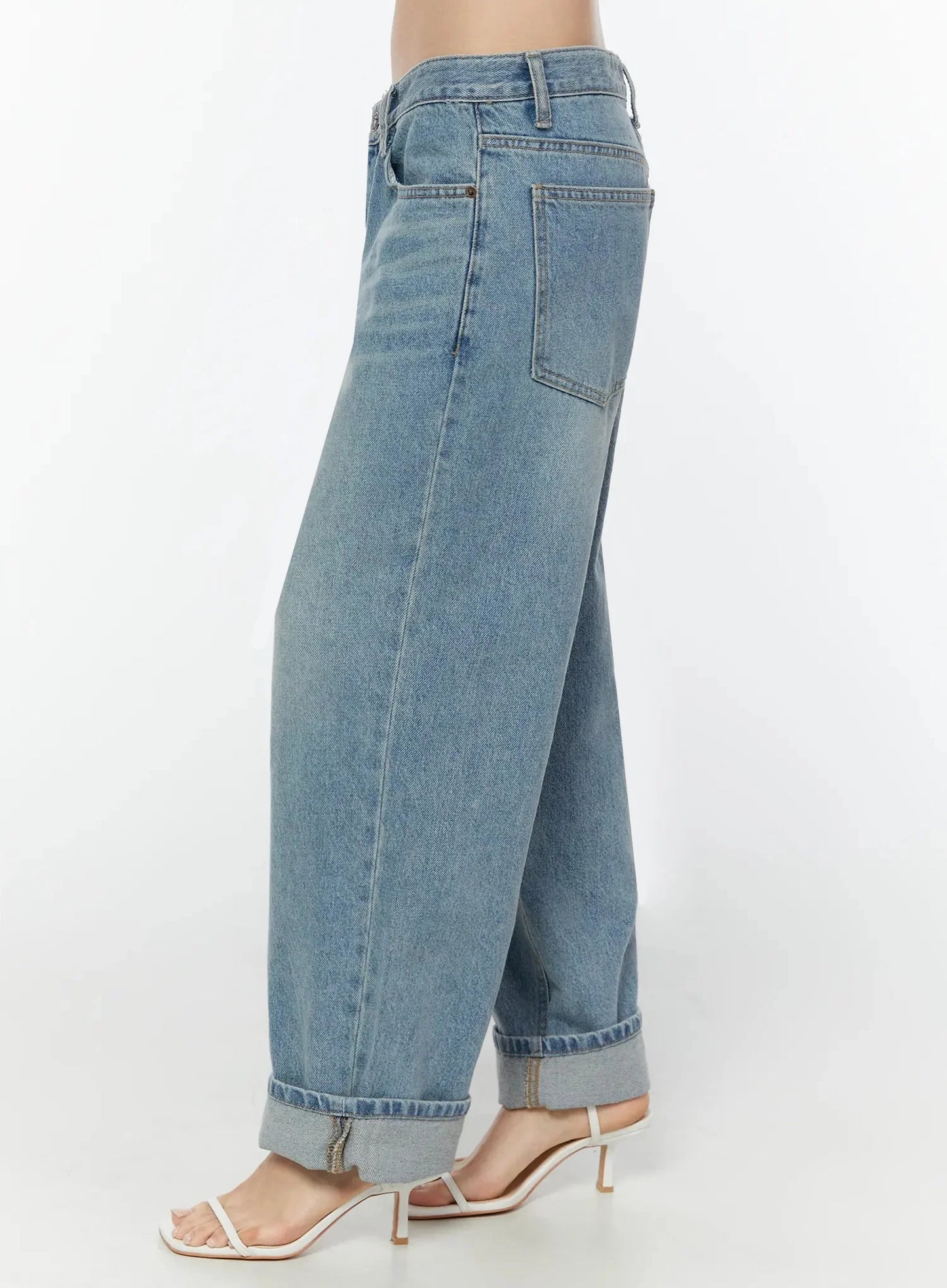 Adeya Cuffed Straight Jeans IU524