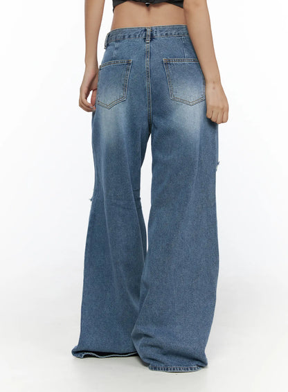 Anyae Mid-Wash Knee Distressed Wide Jeans CL510