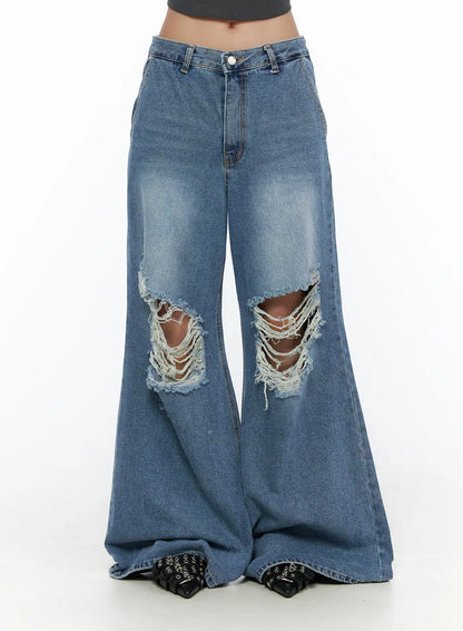 Anyae Mid-Wash Knee Distressed Wide Jeans CL510