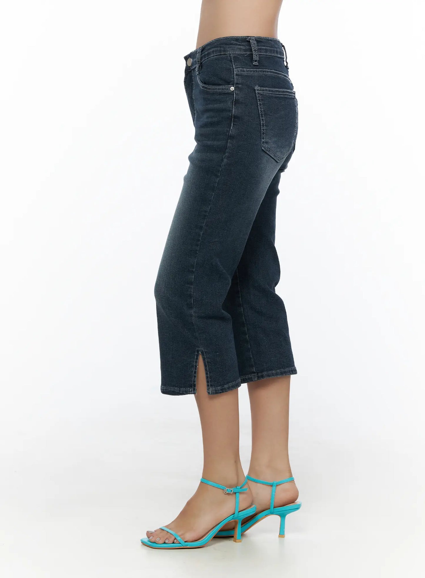Axel Slit Capri Jeans CL510