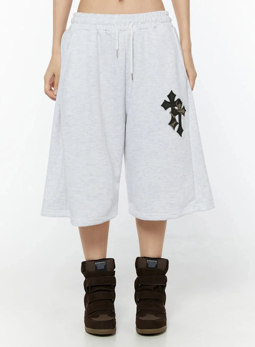Camo Cross Patch Bermuda Shorts IU524